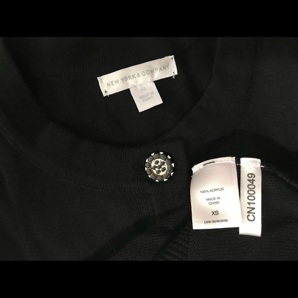 New York & Co. black short sleeve button up XS   E - Picture 3 of 4